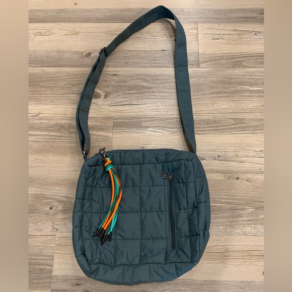 RadRev Cloud Messenger in Sea - Picture 3 of 8